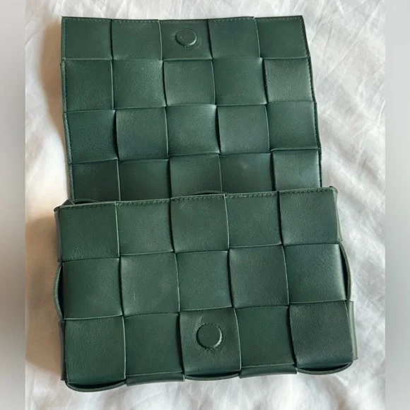 Bottega Veneta Cassette Intrecciato Crossbody Bag Rainforest Green Authentic